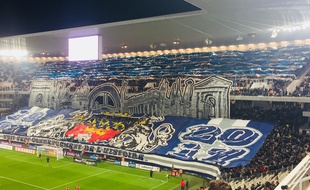 Le tifo géant des Ultramarines pour fêter leurs 30 ans.