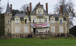 Le château du Tertre de l'université de Nantes occupé par un collectif de soutien aux migrants.