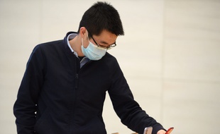 Un client dans un Apple Store à Nankin, le 24 avril 2020.
