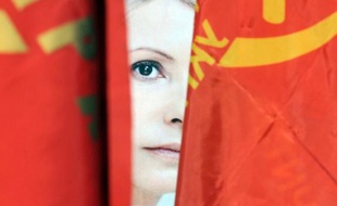 L'ex-Première ministre ukrainienne Ioulia Timochenko a cessé mercredi la grève de la faim qu'elle observait depuis le 20 avril, a déclaré le médecin allemand Lutz Harms, qui soigne l'opposante à l'hôpital de Kharkiv, dans l'est de l'Ukraine