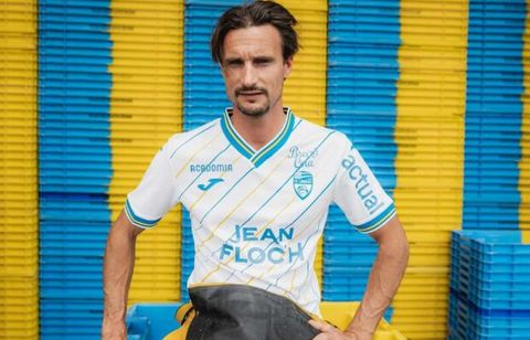 FC Lorient. Clin d’oeil au port de pêche, le maillot extérieur 2025-26 dévoilé