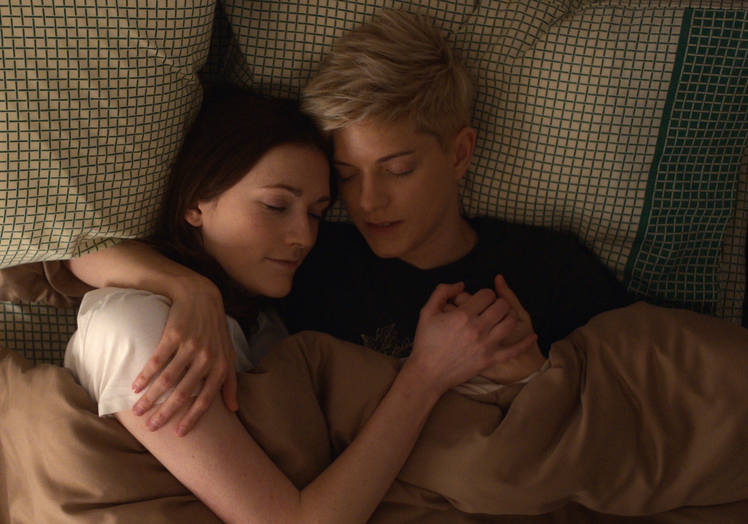 Mois Des Fiertes Sept Series Pour Celebrer Les Lgbtqi