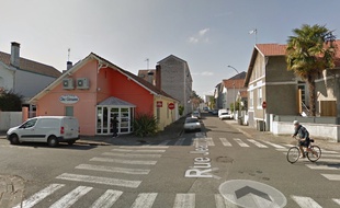 Les façades et les voitures de la rue Jean-Jaurès à Pau ont été recouvertes de croix gammées dans la nuit de vendredi à samedi.