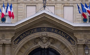 La Banque de France prévoit une baisse de 0,1% du produit intérieur brut (PIB) de la France au quatrième trimestre, dans une première estimation publiée vendredi.