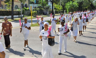 Manifestation à La Havane des Dames en Blanc, un groupe formé par des épouses de prisonniers politiques, à Cuba le 16 mars 2015.