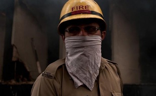 Au moins dix personnes ont été tuées et plusieurs autres grièvement blessées dans une explosion au sein d'une aciérie dans le sud-est de l'Inde, a-t-on appris jeudi auprès des autorités locales.