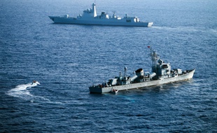 Manoeuvres de la Marine chinoise dans les archipels des Paracels, le 5 mai 2016, en Mer de Chine méridionale
