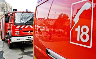Illustration: Des camions de pompiers.