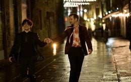 « Lost Boys and Fairies », un conte poignant sur le vertige d’être parent