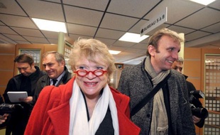 Eva Joly, candidate d'EELV à la présidentielle, a affirmé jeudi à Nantes avoir du "mépris" pour le populisme et l'électoralisme, expliquant sa faible position dans les sondages par "une forme de repli sur soi" de la société.