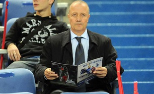 Bernard Lacombe en tribunes, le 11 octobre 2011
