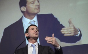Le ministre de l'Intérieur français Manuel Valls, arrivé samedi en début de soirée à Alger, s'est réjoui de la coopération "excellente" des services algériens et français dans la lutte anti-terroriste, dans un entretien au journal francophone algérien Liberté paru samedi.
