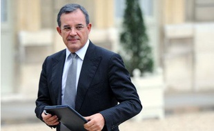 Thierry Mariani, secrétaire d'Etat aux Transports, au Conseil des ministres le 17 novembre 2010.