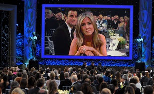 Apparition de Jennifer Aniston sur l'écran géant des SAG 2015