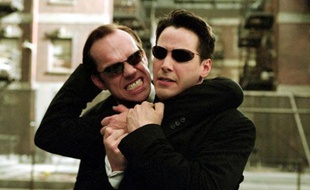 Keanu Reeves et Hugo Weaving dans «Matrix Reloaded»