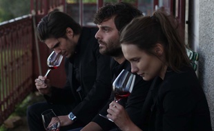 Ana Girardot, François Civil et Pio Marmai dans Ce qui nous lie de Cédric Klapisch