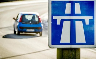 Les concessionnaires d'autoroutes affirment n'avoir "aucune marge de manoeuvre" pour l'application des lois tarifaires fixant les augmentations annuelles des péages, en réponse au souhait de Ségolène Royal de voir ces tarifs gelés en 2015