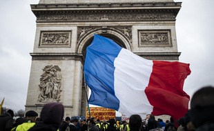 Des "gilets jaunes" à Paris le 12 janvier, lors de l'acte 9 des manifestations.