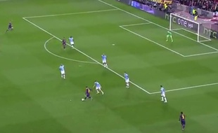 Lionel Messi délivre une passe décisive le 18 mars 2015 lors de Barça-City.