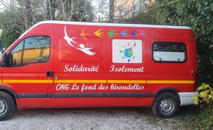 Le camion de l'ONG Le Fond des Hirondelles.