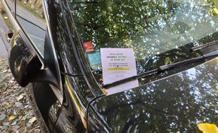Les pneus de SVU ont été dégonflés à Bordeaux lors d'une action d'Extinction Rebellion pour dénoncer ces véhicules très pollueurs.