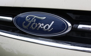 Le logo du constructeur Ford.