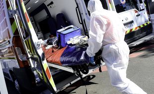 Un transfert de patient entre Paris et Rennes pendant la première vague, illustration