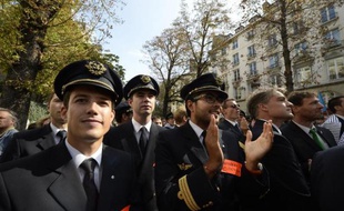 Rassemblement des pilotes d'Air France le 23 septembre 2014 devant l'Assemblée nationale à Paris