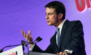 Manuel Valls à Tournefeuille dans la banlieue de Toulouse, le 14 janvier 2016...