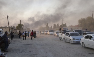 Ras al Ayn dans le nord de la Syrie lors de l'attaque turque le 9 octobre 2019.