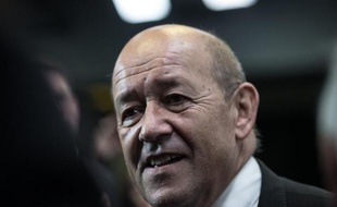 Le ministre français de la Défense, Jean-Yves Le Drian, lors d'une conférence de presse au Pentagon, à Washington, le 2 octobre 2014