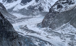 La Mer de Glace recule chaque année de 8 à 10 mètres.