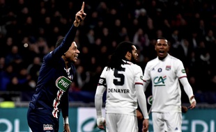 Kylian Mbappé a égalisé pour le PSG au Parc OL.