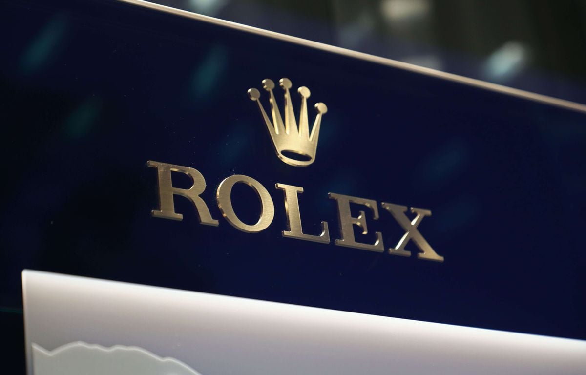 Paris : Cinq Rolex en or d'une valeur de 100.000 euros dérobées dans une bijouterie