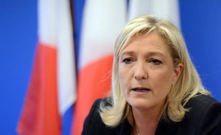 La présidente du Front national, Marine Le Pen, dénonce "l'ingérence" étrangère - occidentale, qatarie ou saoudienne - dans le conflit syrien, dans un entretien diffusé lundi par la chaîne syrienne pro-Assad "Sama TV".