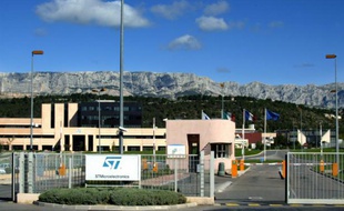 Le site STMicroelectronics du Rousset (Bouches-du-Rhône) le 2 octobre 2005