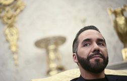 Le « dictateur cool » Bukele peut désormais se représenter indéfiniment