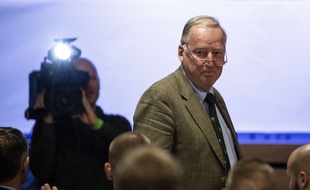 Alexander Gauland, l'un des leaders de l'AfD en Allemagne, a comparé Hitler à de la « fiente d'oiseau ».