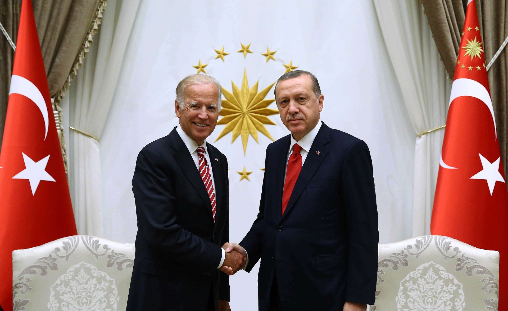 (Illustration) Le président turc Recep Tayyip Erdogan et son homologue américain Joe Biden, en 2016, avant l'élection de Joe Biden.