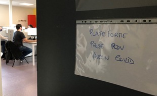 La plate-forme d'appels pour la prise de rendez-vous est tenue par des médecins du Samu et des étudiants en médecine.