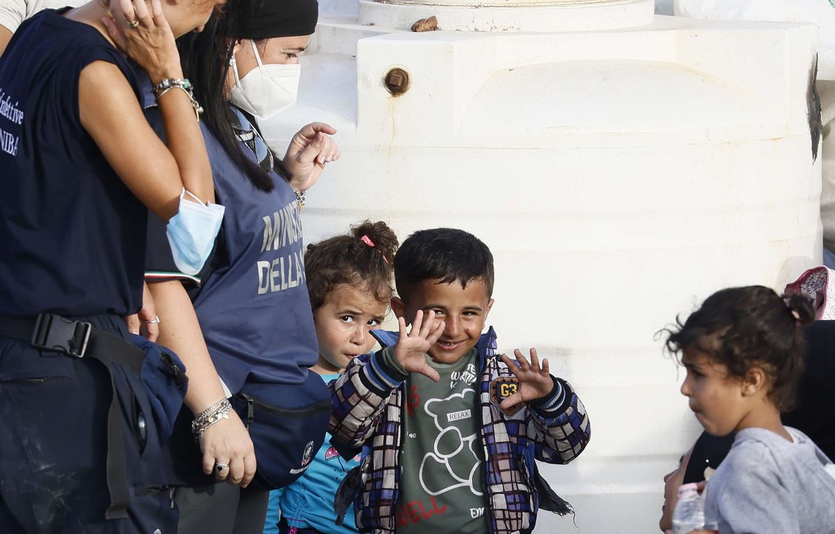 Migrants à Lampedusa : La France n'accueillera pas de réfugiés, annonce Gérald Darmanin