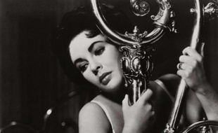 Elizabeth Taylor dans «La Chatte sur un toit brûlant» de Richard Brooks
