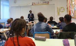 La journée du droit au collège Matisse à Paris.