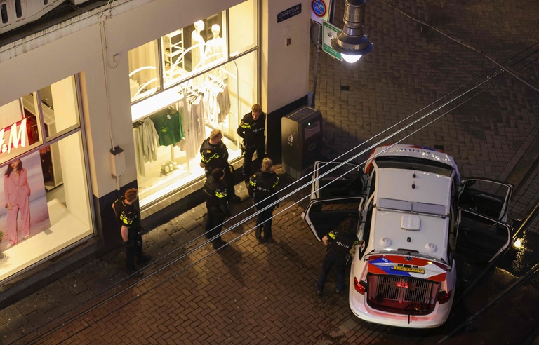 Prise D'otage A Marseille Pays-Bas : Prise d'otage terminée dans un Apple Store à Amsterdam, l'homme  armé interpellé