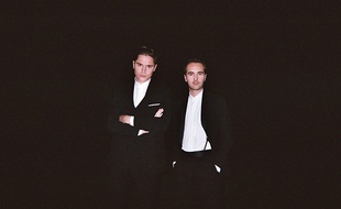 Le duo Her, à gauche, Victor Solf, à droite, Simon Carpentier