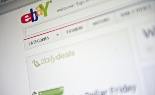 eBay: forte baisse du bénéfice net au 2e trimestre, chiffre d'affaires inférieur aux attentes
