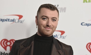 L'artiste britannique Sam Smith est non-binaire et utilise le pronom neutre « they ».