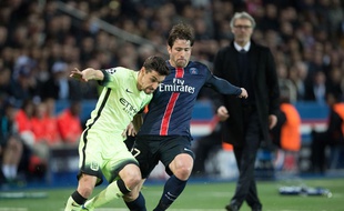 Maxwell et Jesus Navas au duel au Parc des Princes.