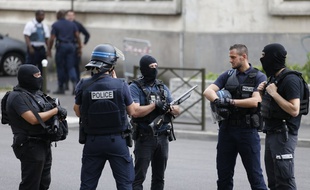 Opération de police à Argenteuil dans le Val-d'Oise, le 21 juillet 2016.