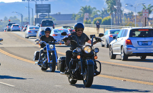 Johnny sur sa moto, à Malibu (Californie), en octobre 2014